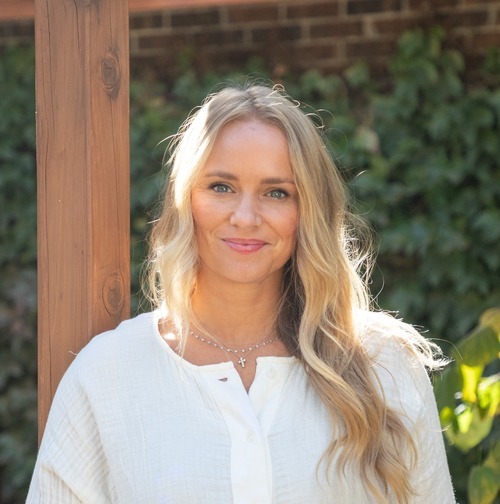 Tamara Day Headshot-1